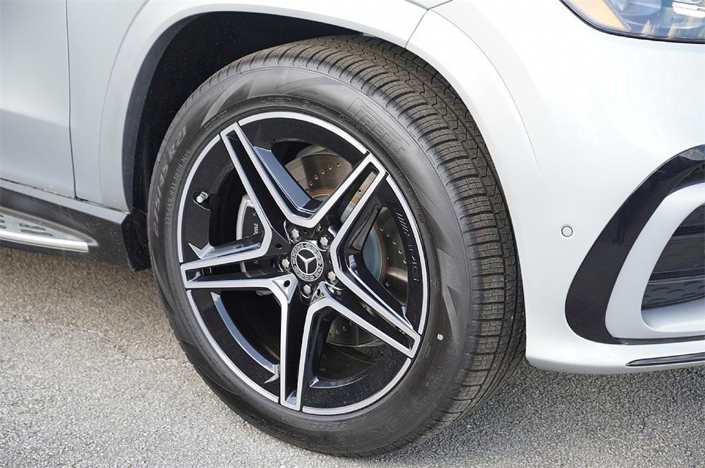 new 2025 Mercedes-Benz GLS 450 car, priced at $90,746