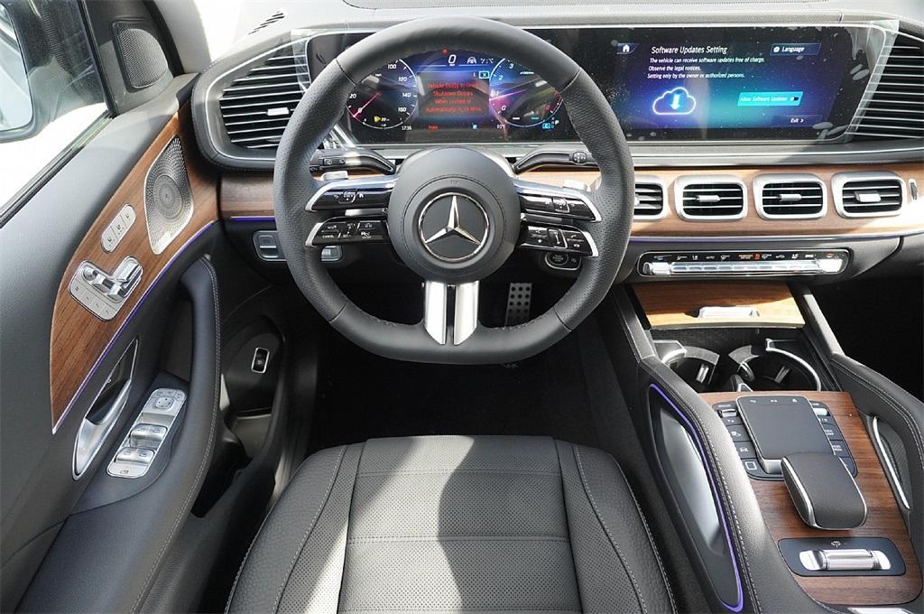 new 2025 Mercedes-Benz GLS 450 car, priced at $90,746