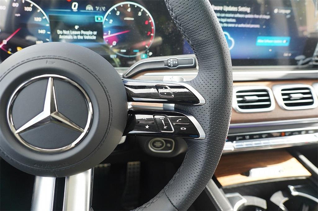 new 2025 Mercedes-Benz GLS 450 car, priced at $90,746
