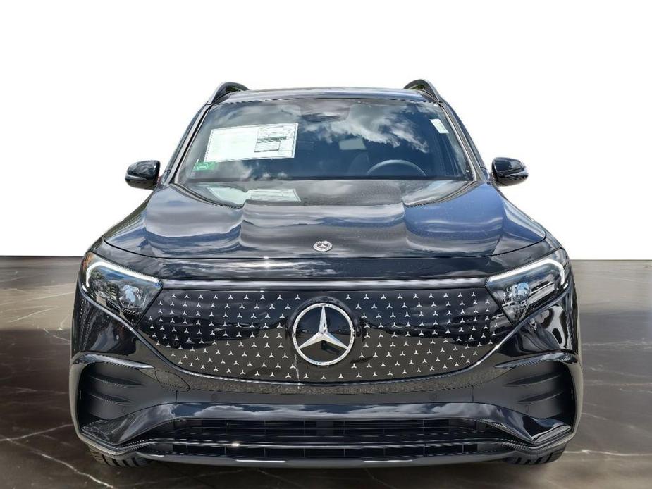 new 2024 Mercedes-Benz EQB 250 car, priced at $58,425