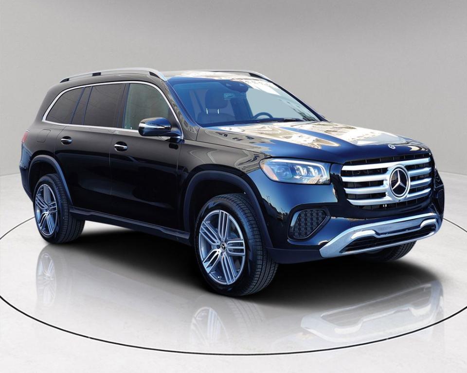 new 2025 Mercedes-Benz GLS 450 car, priced at $83,402