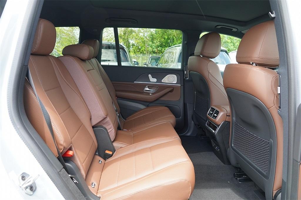 new 2025 Mercedes-Benz GLS 450 car, priced at $88,156