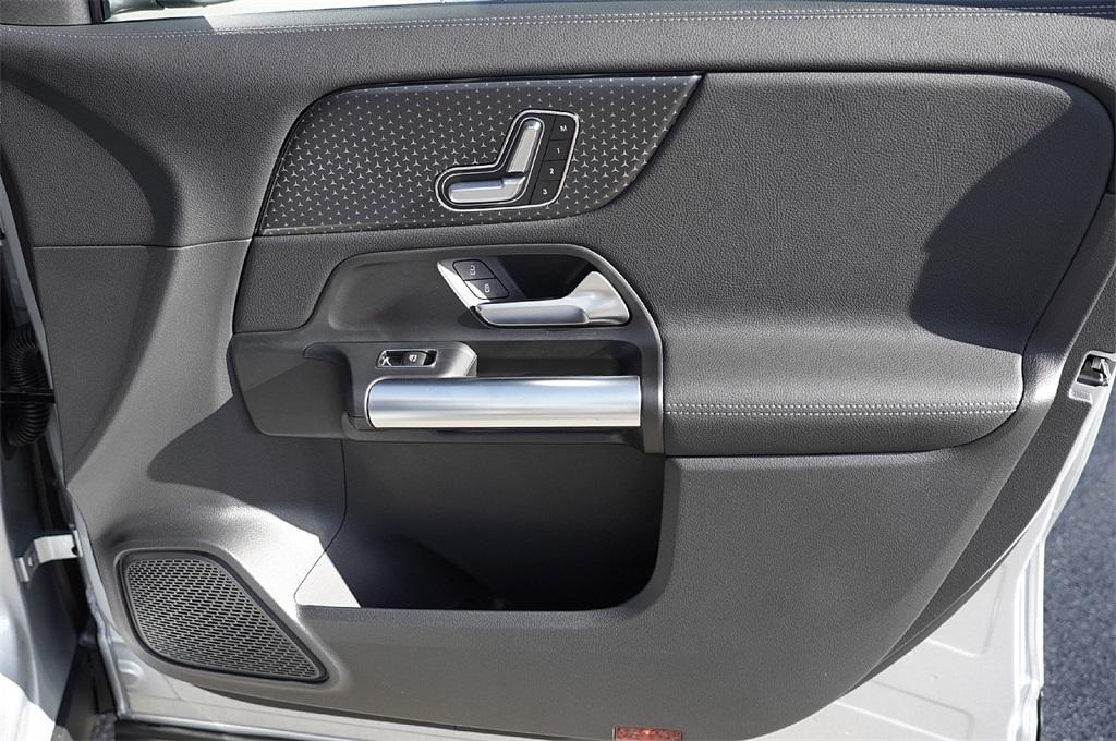 new 2026 Mercedes-Benz GLA 250 car, priced at $39,562