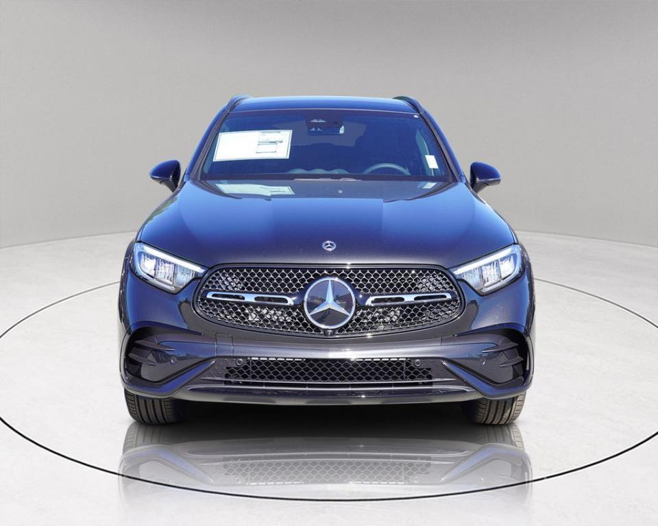 new 2025 Mercedes-Benz GLC 300 car, priced at $61,175