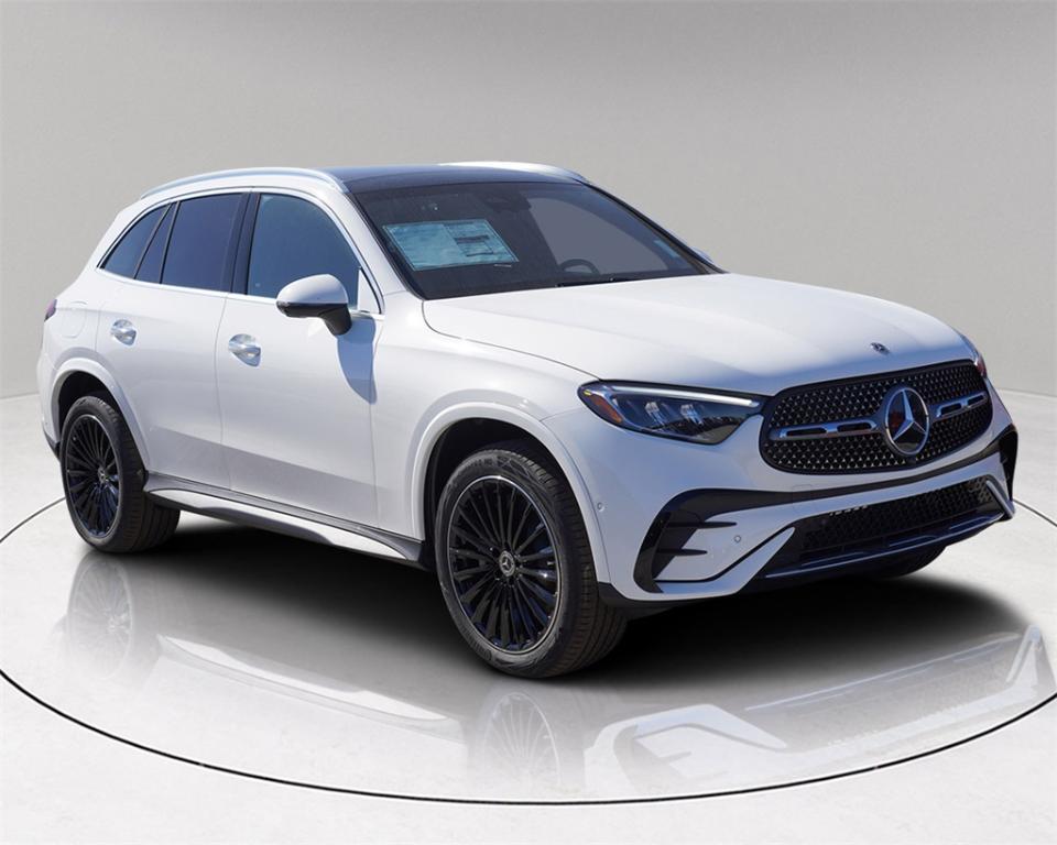 new 2025 Mercedes-Benz GLC 300 car, priced at $59,185