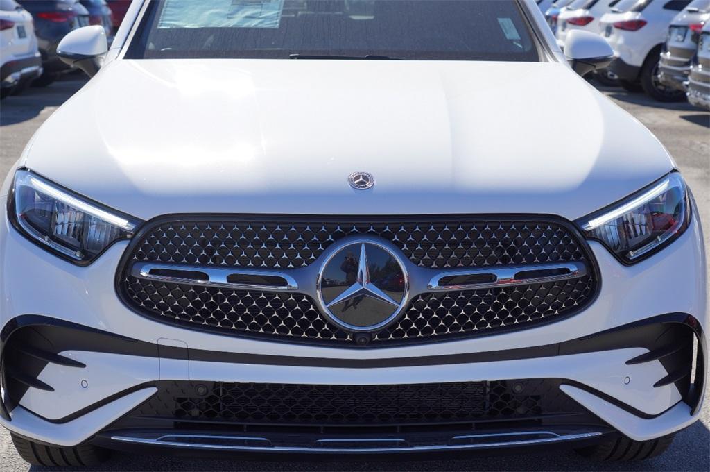 new 2025 Mercedes-Benz GLC 300 car, priced at $59,185