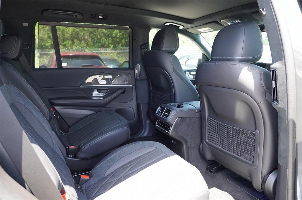 new 2025 Mercedes-Benz AMG GLS 63 car, priced at $162,165