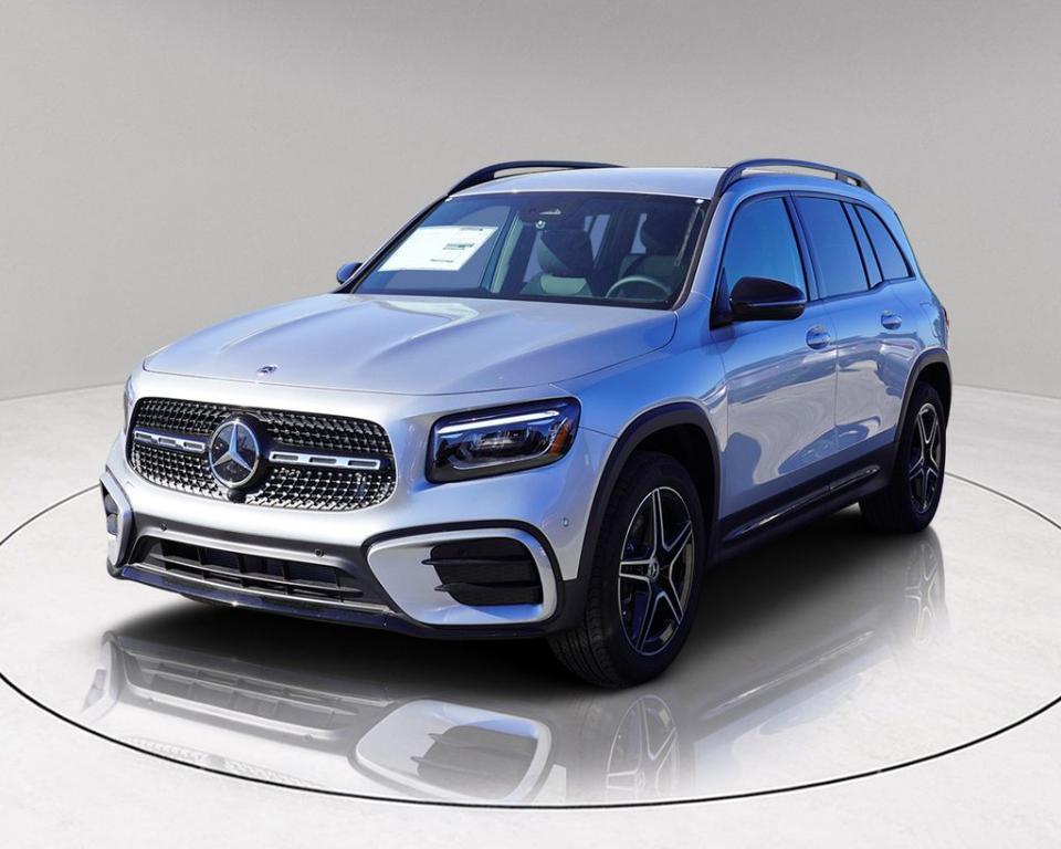 new 2025 Mercedes-Benz GLB 250 car, priced at $53,365