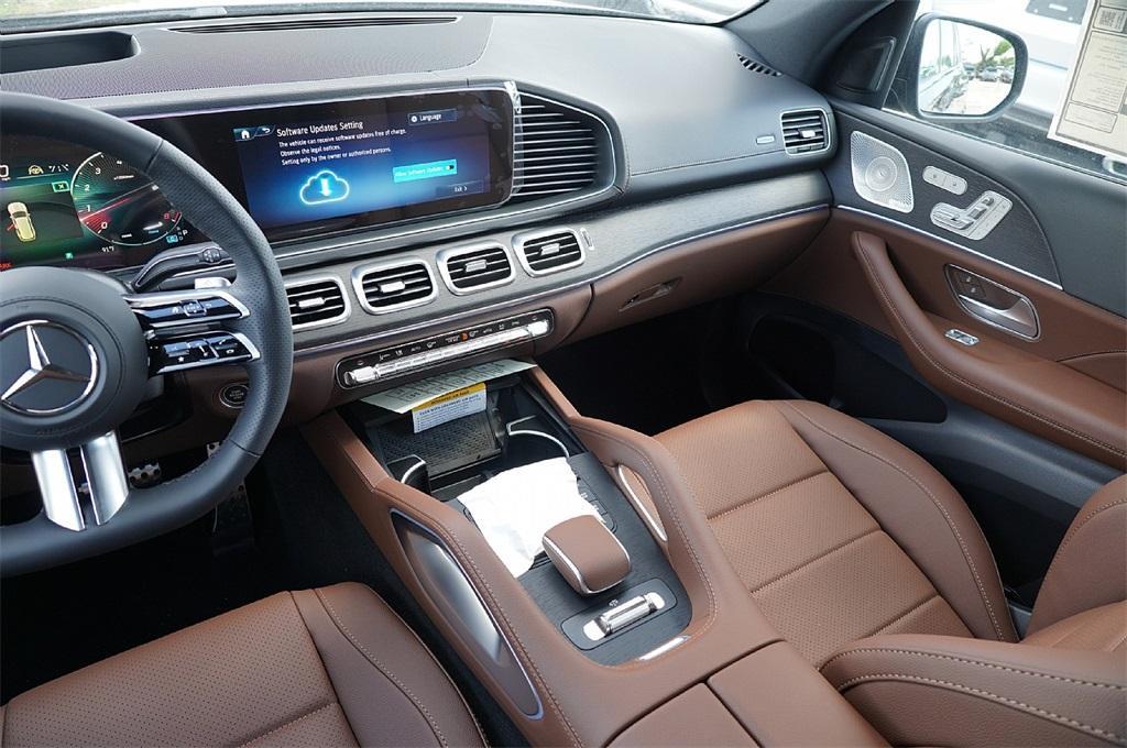 new 2025 Mercedes-Benz GLS 450 car, priced at $90,169