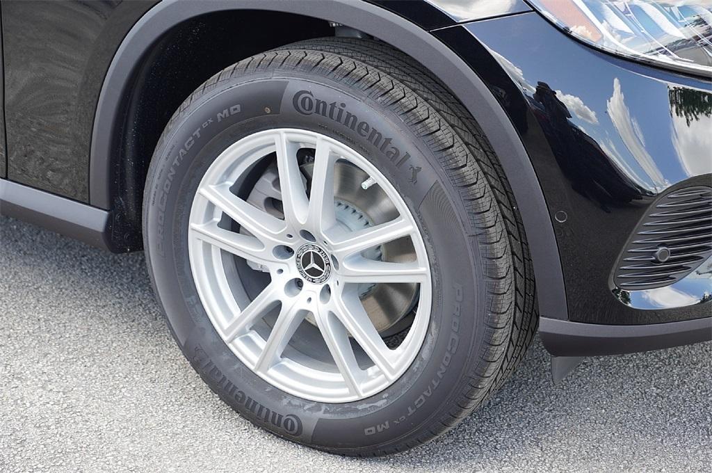 new 2025 Mercedes-Benz GLC 300 car, priced at $48,292