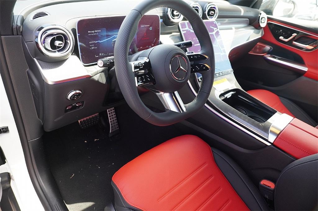 new 2025 Mercedes-Benz GLC 300 car