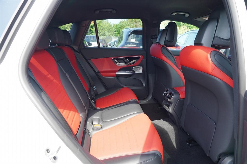 new 2025 Mercedes-Benz GLC 300 car