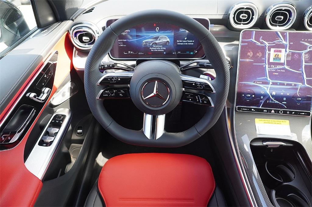 new 2025 Mercedes-Benz GLC 300 car