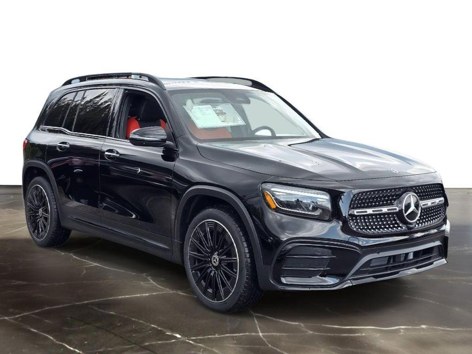 new 2024 Mercedes-Benz GLB 250 car, priced at $54,385