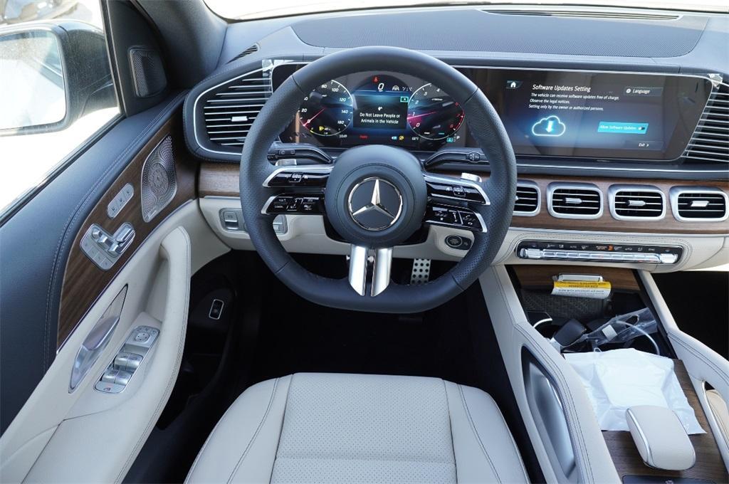 new 2025 Mercedes-Benz GLS 450 car, priced at $103,345