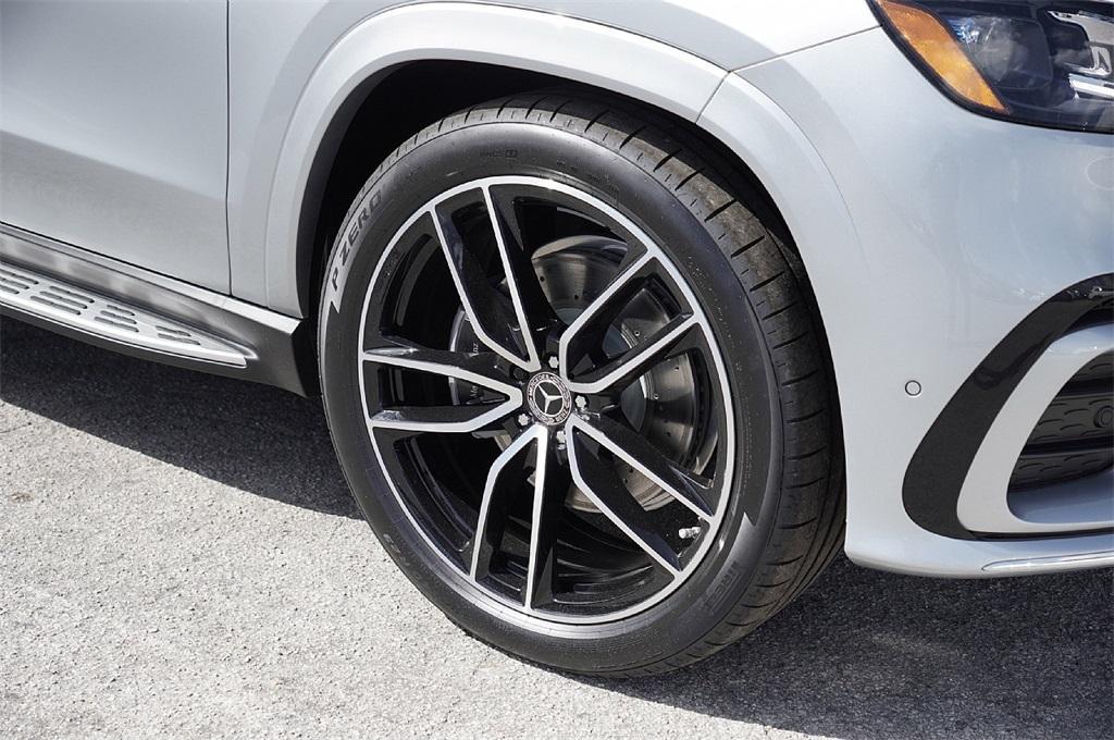 new 2026 Mercedes-Benz GLS 450 car, priced at $93,721