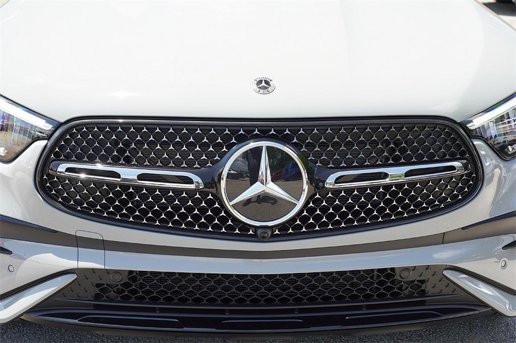 new 2025 Mercedes-Benz GLC 300 car, priced at $58,130
