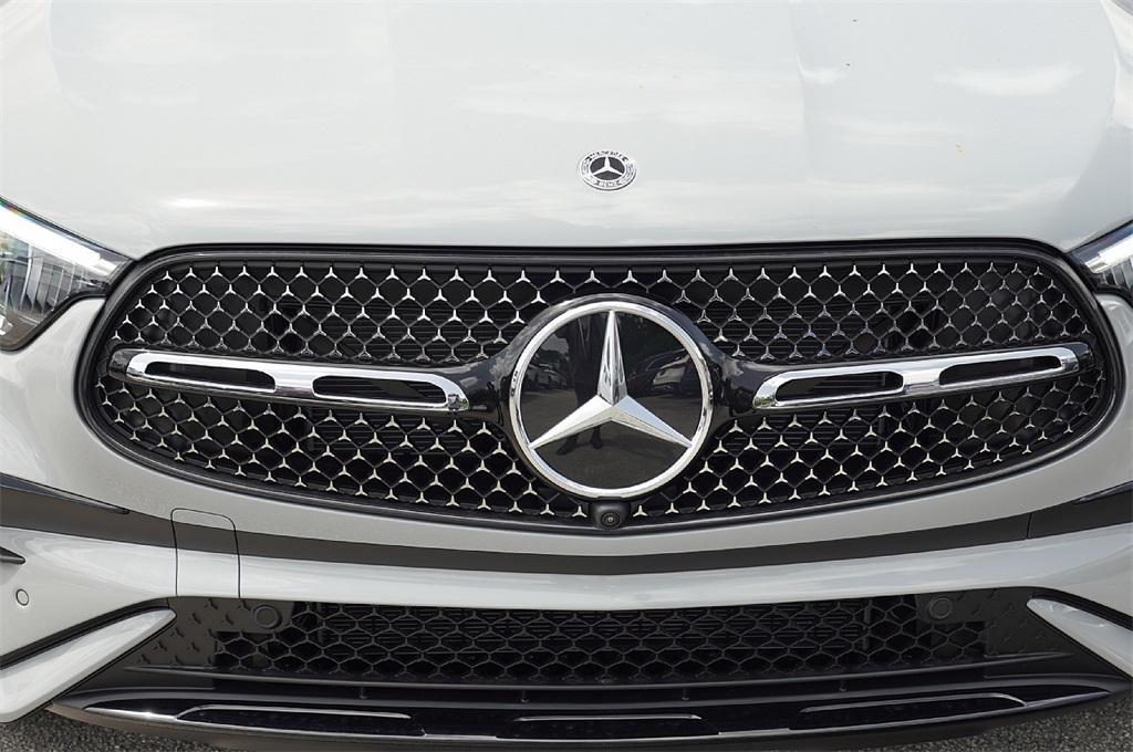new 2025 Mercedes-Benz GLC 300 car, priced at $55,748