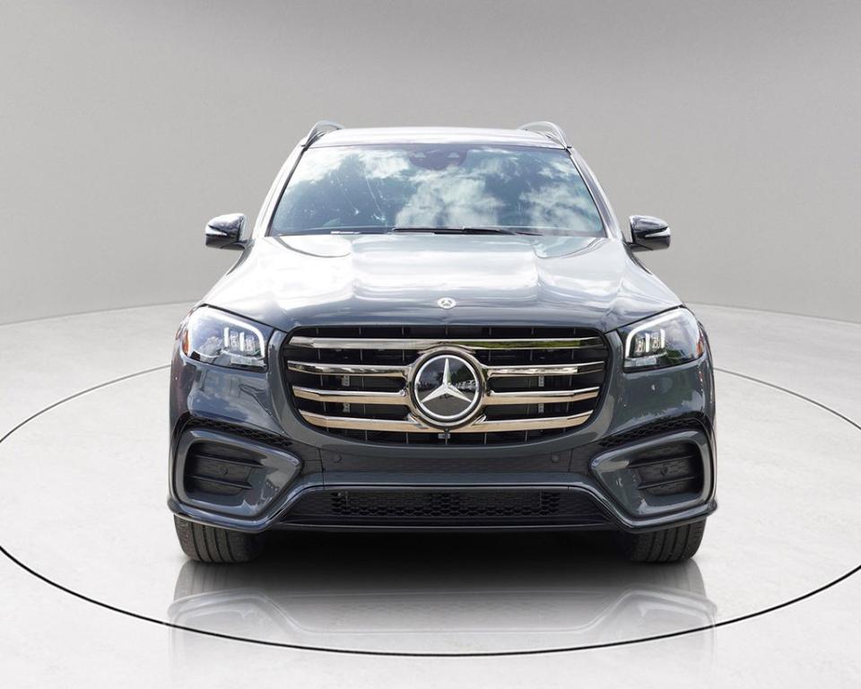 new 2025 Mercedes-Benz GLS 450 car, priced at $95,586