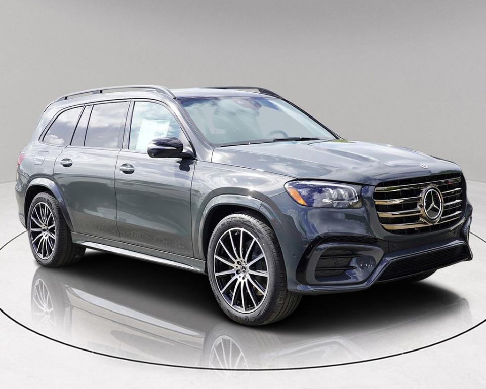 new 2025 Mercedes-Benz GLS 450 car, priced at $95,586