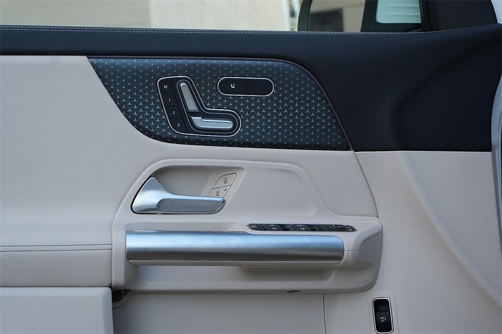 used 2024 Mercedes-Benz GLA 250 car, priced at $35,900
