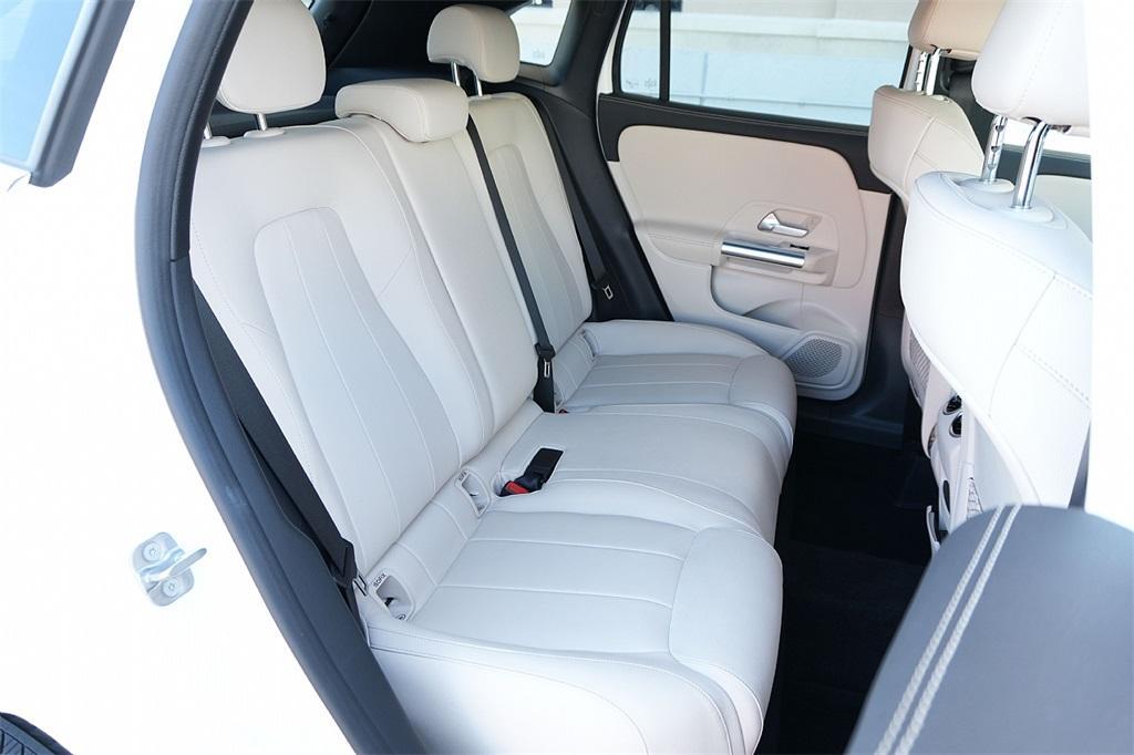 used 2024 Mercedes-Benz GLA 250 car, priced at $35,900