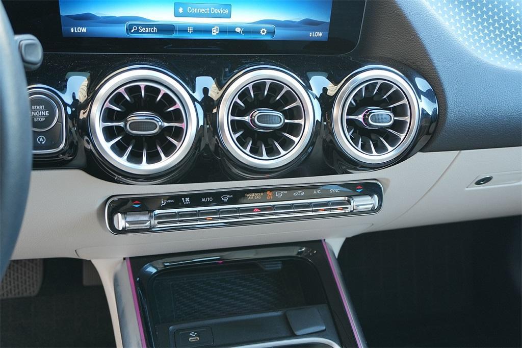 used 2024 Mercedes-Benz GLA 250 car, priced at $35,900