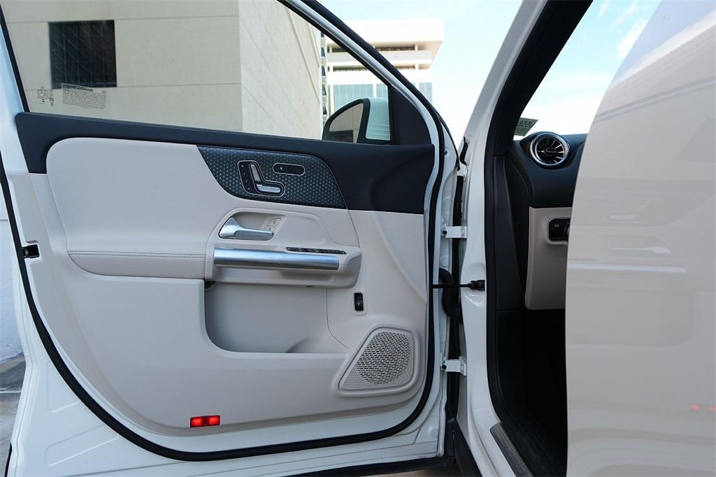 used 2024 Mercedes-Benz GLA 250 car, priced at $35,900
