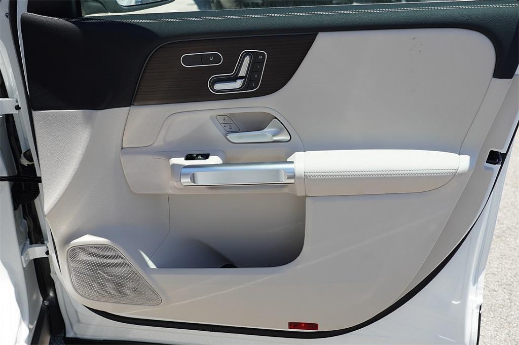 new 2025 Mercedes-Benz EQB 250 car, priced at $50,874