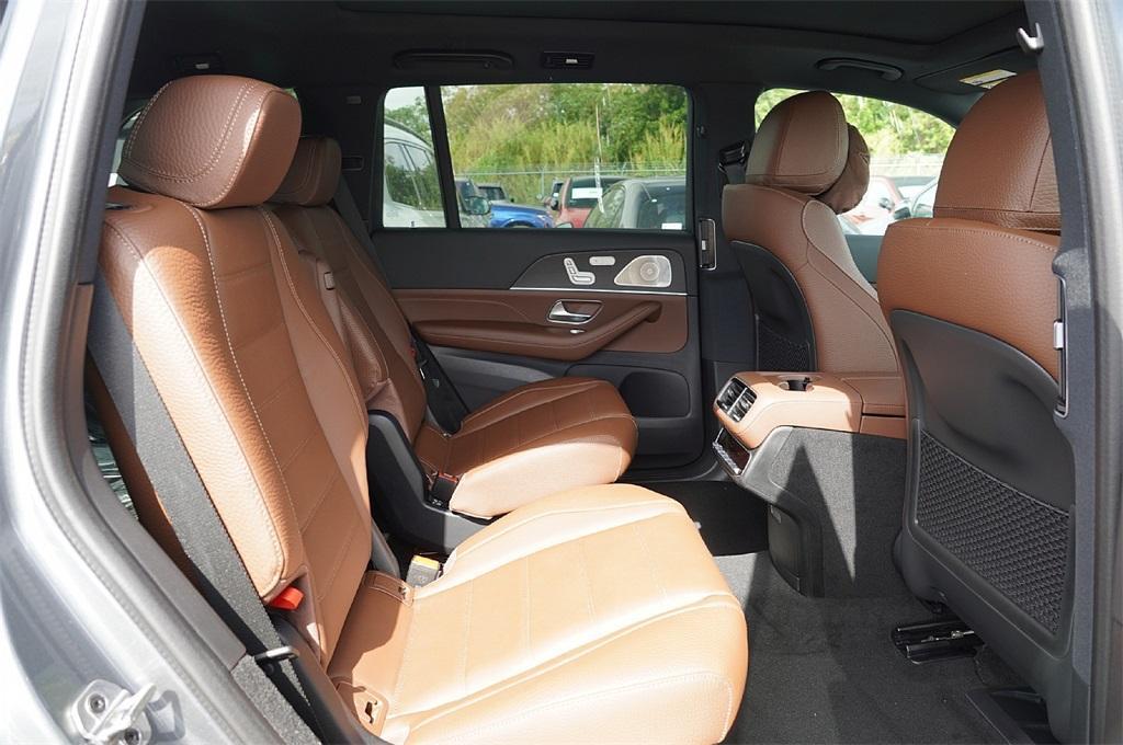 new 2025 Mercedes-Benz GLS 450 car, priced at $91,478