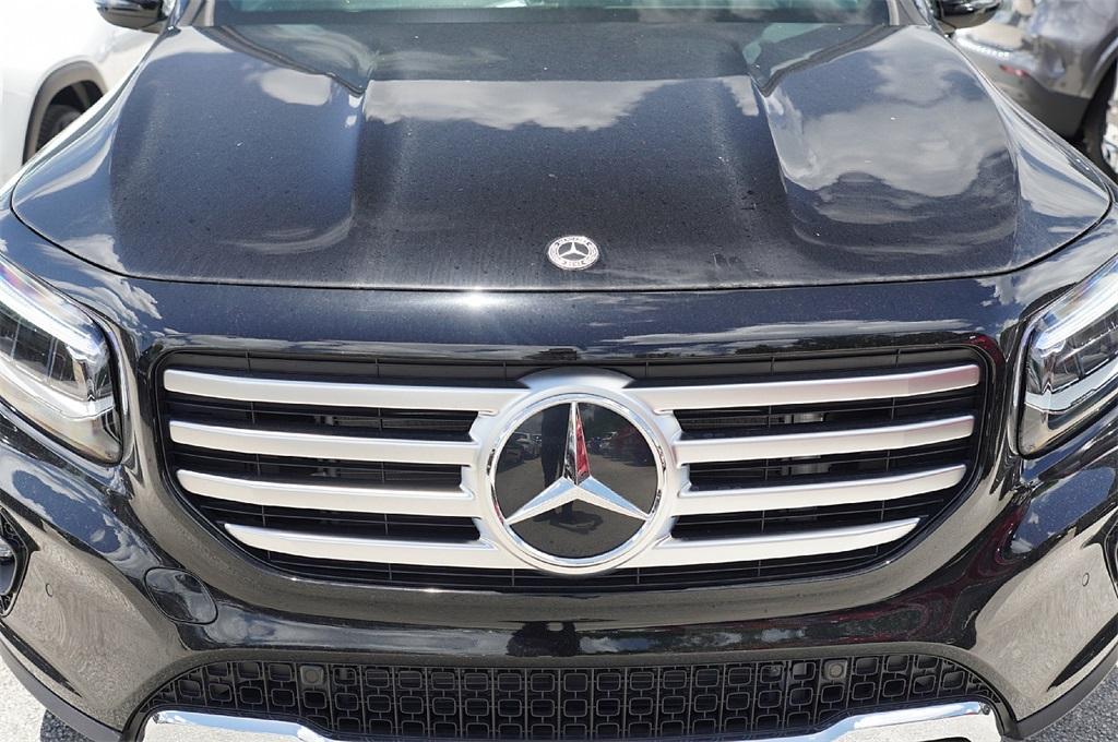new 2025 Mercedes-Benz GLB 250 car, priced at $42,258