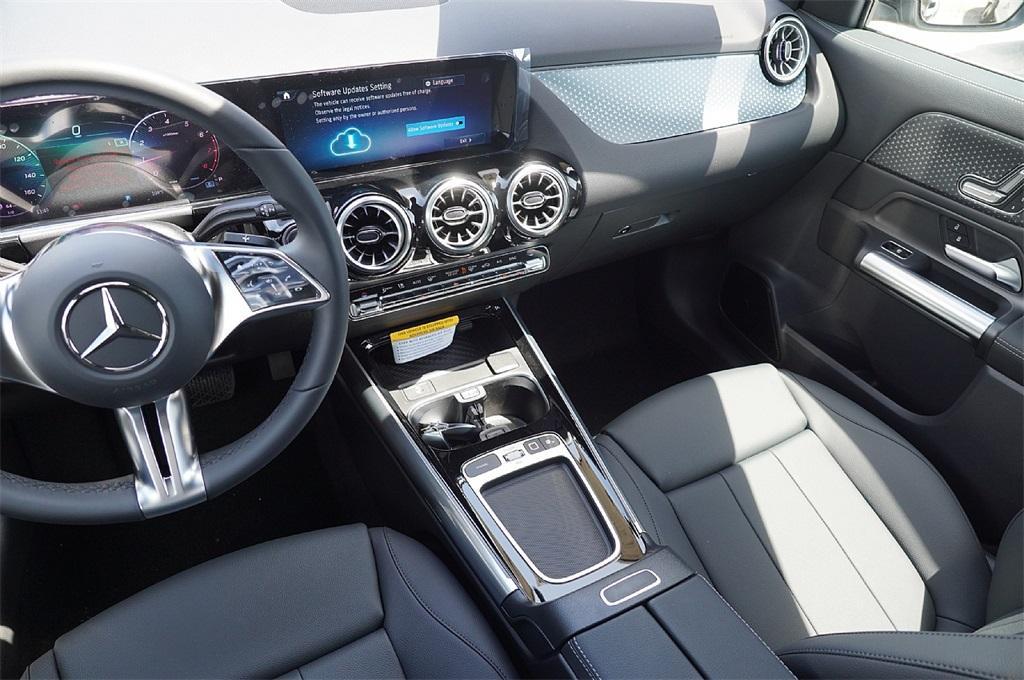 new 2025 Mercedes-Benz GLA 250 car, priced at $39,943