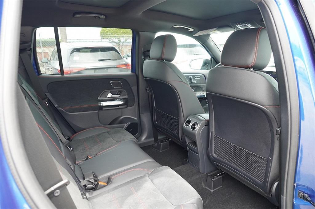 new 2025 Mercedes-Benz GLB 250 car, priced at $47,247