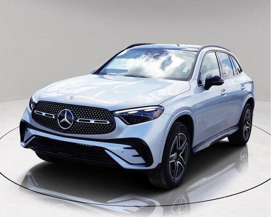 new 2024 Mercedes-Benz GLC 300 car, priced at $57,642