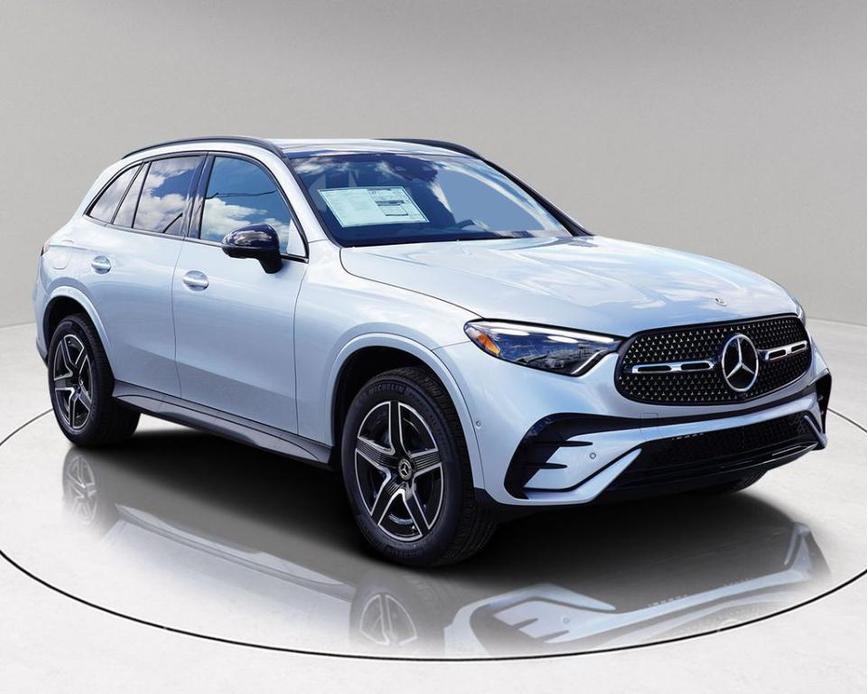 new 2024 Mercedes-Benz GLC 300 car, priced at $57,642