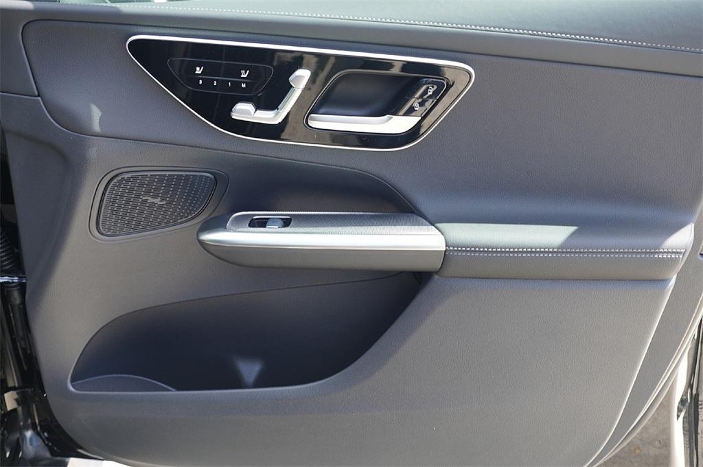 new 2025 Mercedes-Benz GLC 300 car, priced at $51,552
