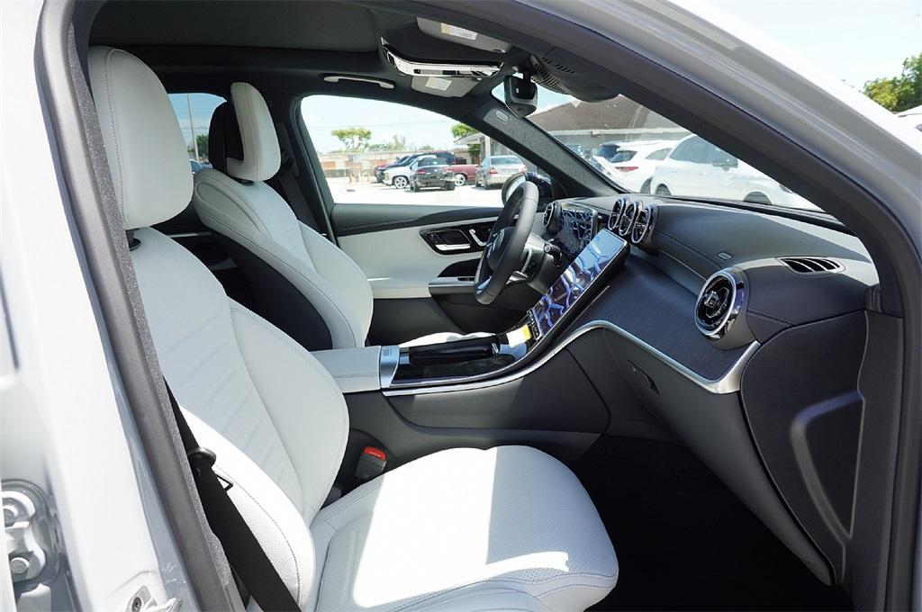 new 2026 Mercedes-Benz GLC 300 car, priced at $53,560