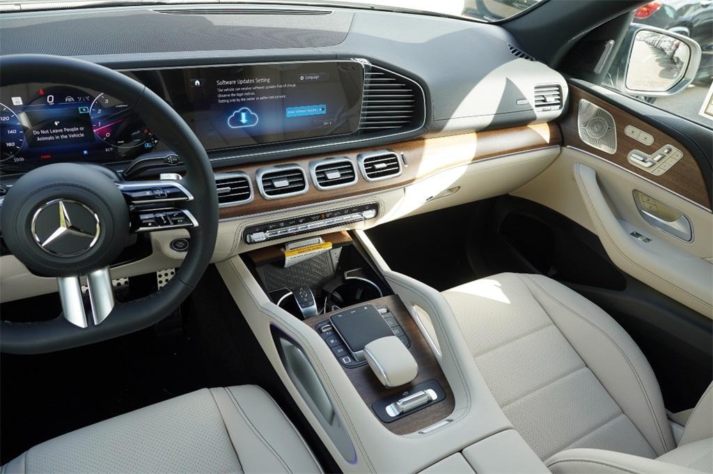 new 2025 Mercedes-Benz GLS 450 car, priced at $103,345