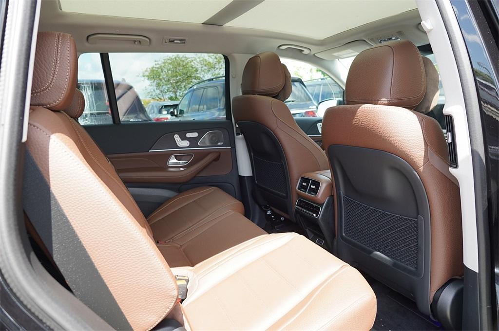 new 2025 Mercedes-Benz GLS 450 car, priced at $91,837