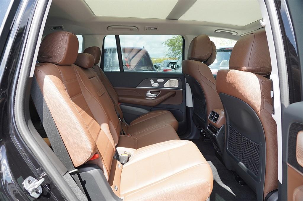 new 2025 Mercedes-Benz GLS 450 car, priced at $91,837