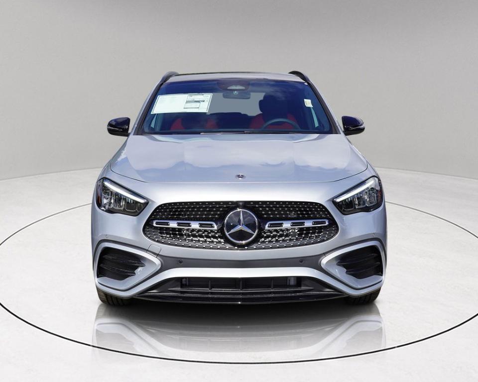 new 2025 Mercedes-Benz GLA 250 car, priced at $56,160