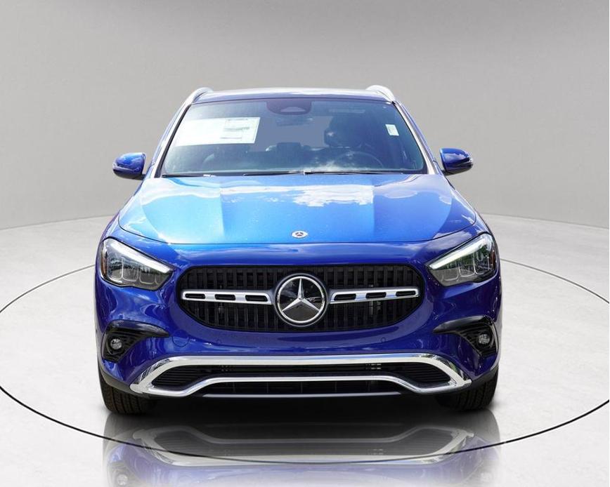 new 2025 Mercedes-Benz GLA 250 car, priced at $43,800