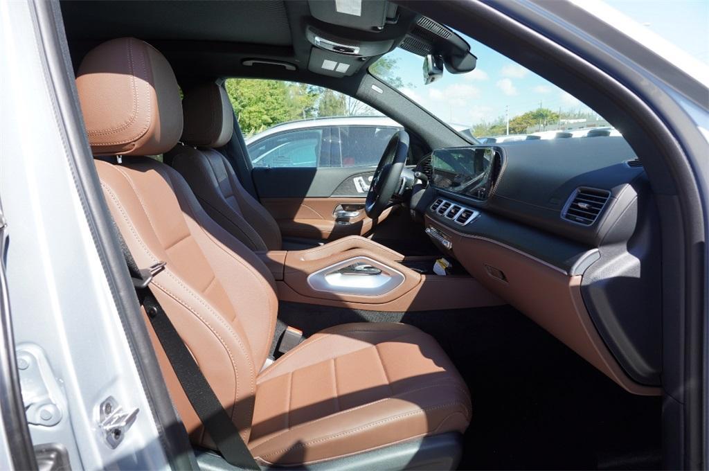 new 2025 Mercedes-Benz GLS 450 car, priced at $90,656