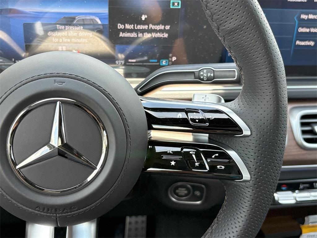 new 2025 Mercedes-Benz GLS 450 car, priced at $86,408