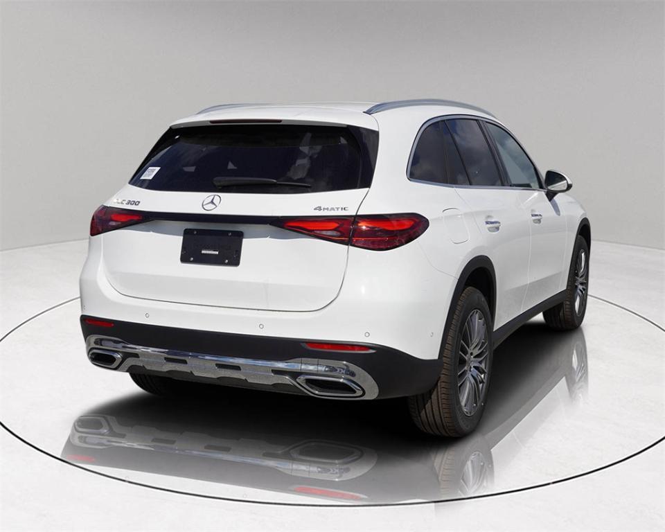 new 2025 Mercedes-Benz GLC 300 car, priced at $48,906