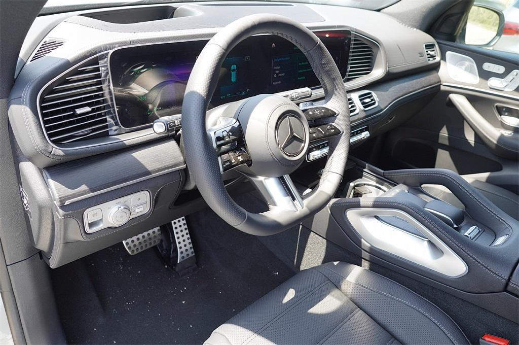 new 2025 Mercedes-Benz GLS 580 car, priced at $117,112