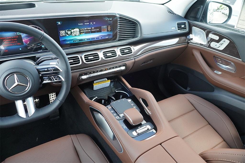 new 2025 Mercedes-Benz GLS 450 car, priced at $89,054