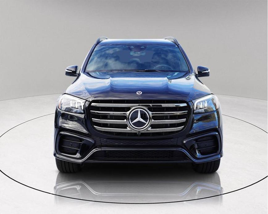 new 2025 Mercedes-Benz GLS 580 car, priced at $113,768