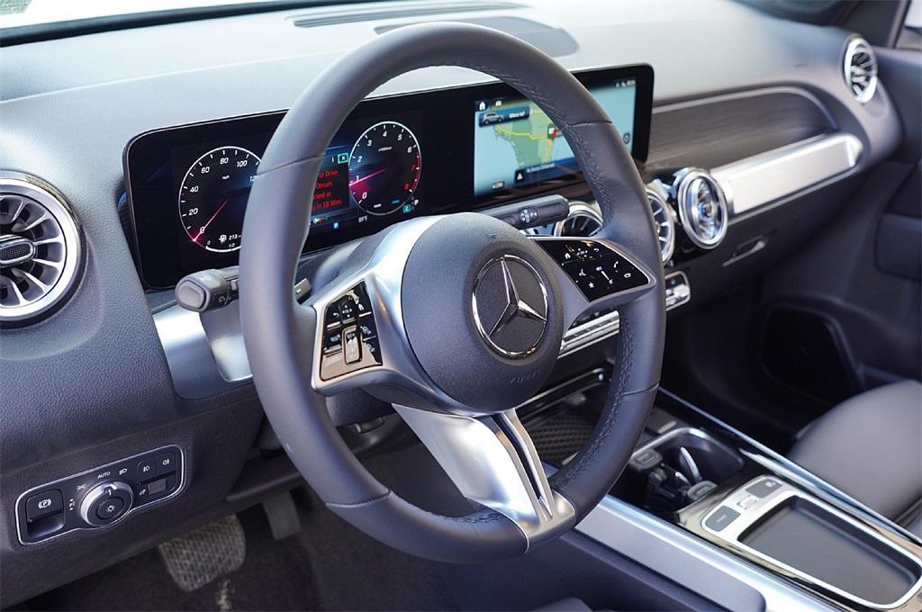 used 2025 Mercedes-Benz GLB 250 car, priced at $44,500
