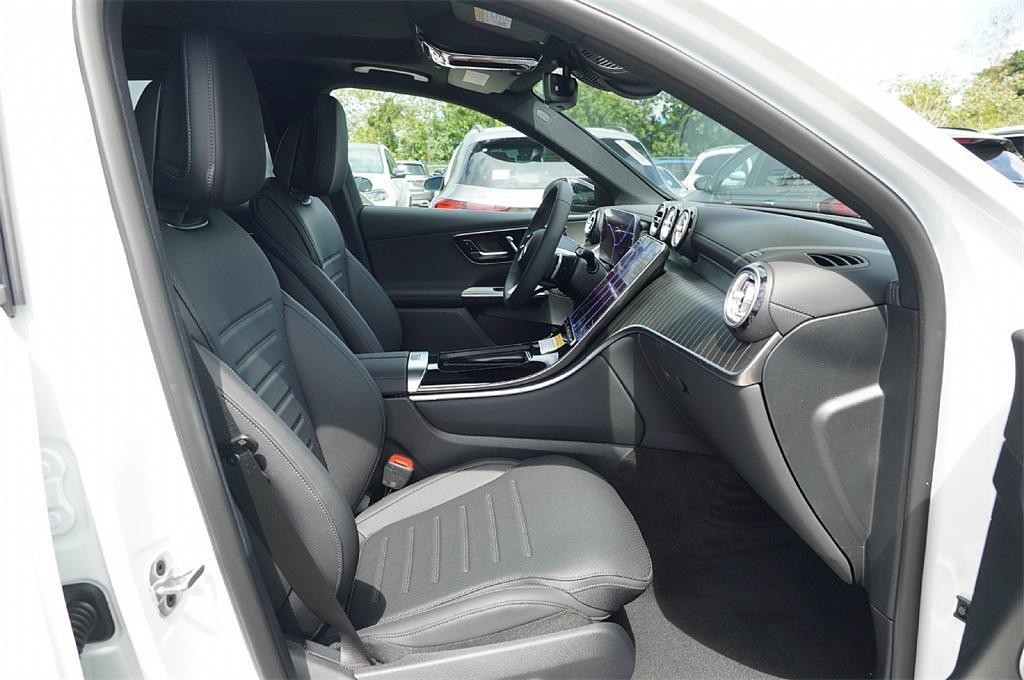 new 2025 Mercedes-Benz GLC 300 car, priced at $55,618